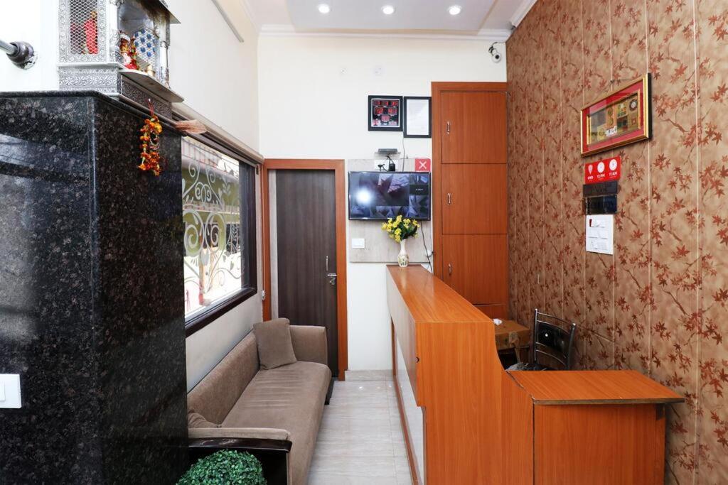 ורנאסי Hotel Blue Star מראה חיצוני תמונה