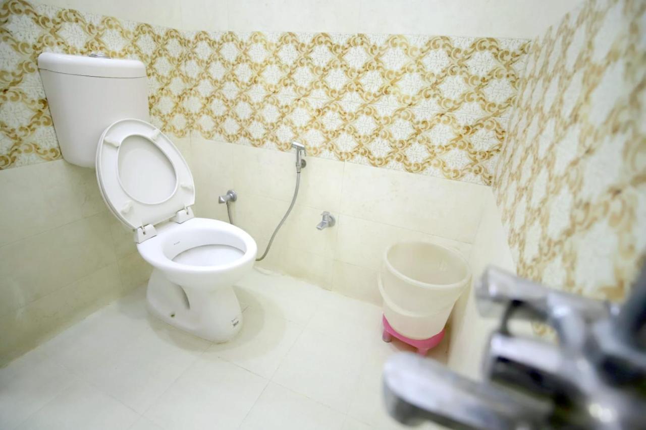 ורנאסי Hotel Blue Star מראה חיצוני תמונה