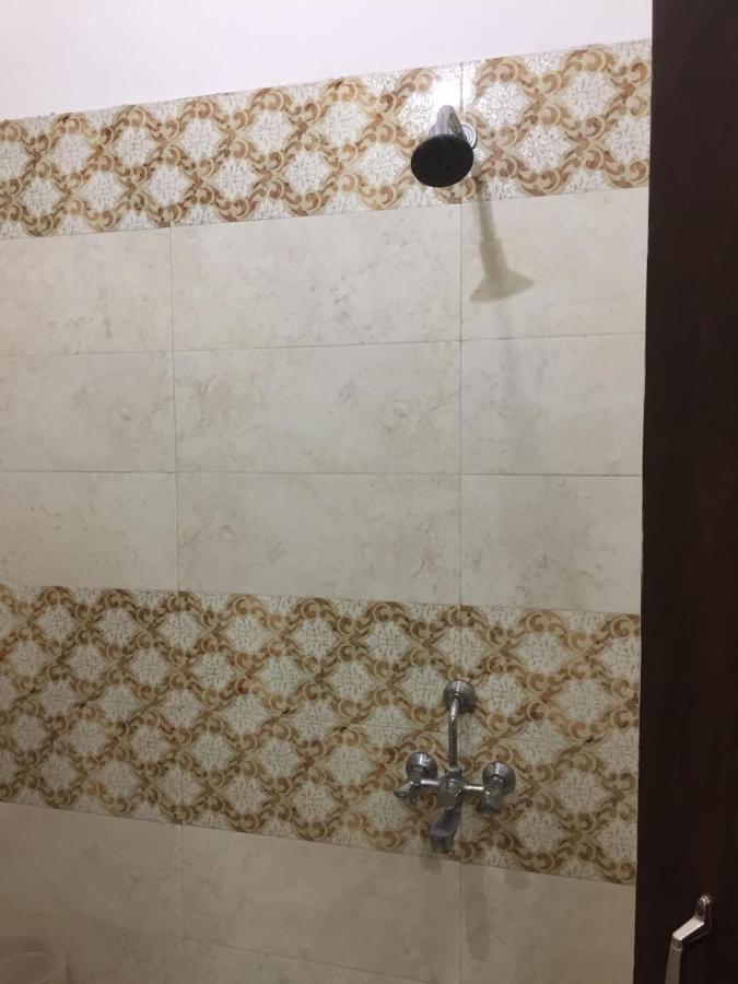 ורנאסי Hotel Blue Star מראה חיצוני תמונה