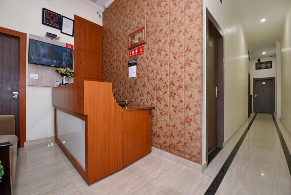 ורנאסי Hotel Blue Star מראה חיצוני תמונה
