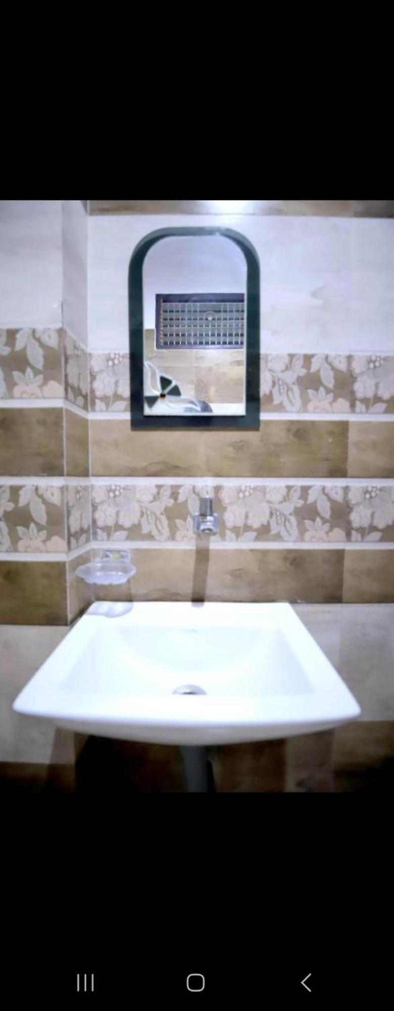 ורנאסי Hotel Blue Star מראה חיצוני תמונה