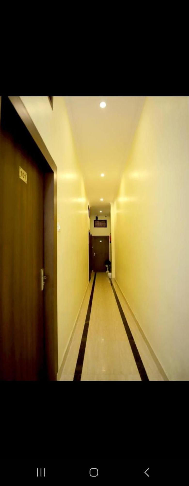 ורנאסי Hotel Blue Star מראה חיצוני תמונה